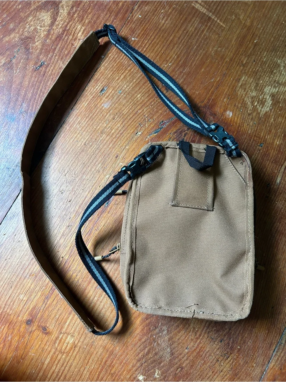 Herschel Supply Co. compact crossbody